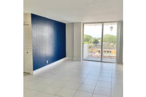 2020 Ne 135th St 409, North Miami