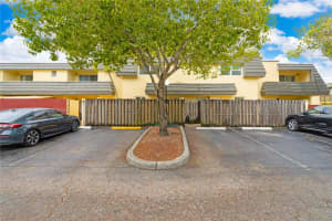 8425 Sw 137th Ave 8425, Miami