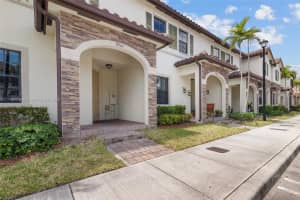 9314 W 33rd Ln 9314, Hialeah