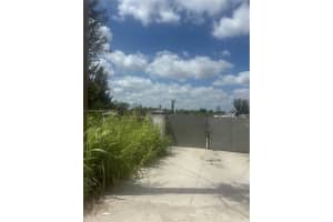 14400 205, Miami
