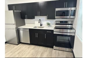 725 Nw 1st Ct 2, Hallandale Beach