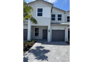 18426 Sw 2nd St, Pembroke Pines