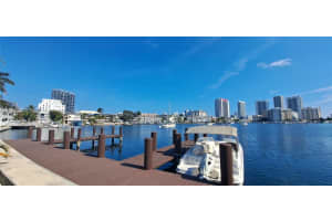 450 Golden Isles Dr 2h, Hallandale Beach