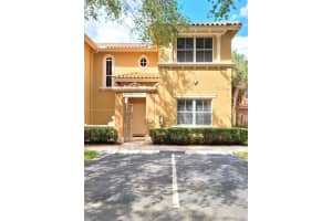 8551 Nw 141st Ter 301, Miami Lakes