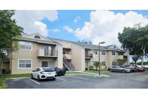 2151 Nw 96 Terr 15l, Pembroke Pines