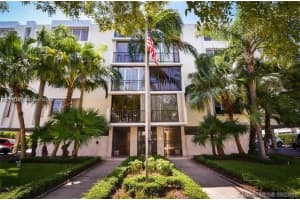 250 Galen Dr 52, Key Biscayne