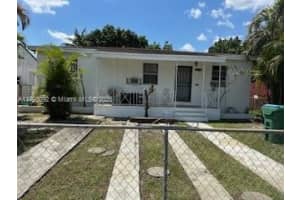446 Nw 80th St, Miami
