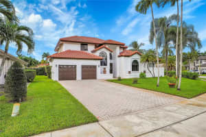 500 E Cypress Pointe Dr E, Pembroke Pines