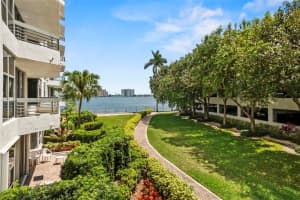 19101 Ne 36th Ct 203, Aventura