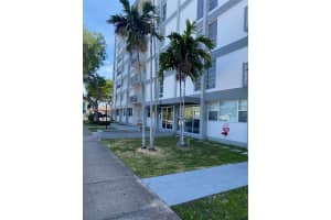 1400 Sw 27th Ave 202, Miami