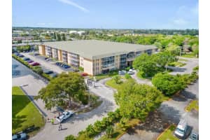 4848 Nw 24th Ct 215, Lauderdale Lakes