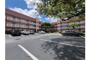 9420 Sunrise Lakes Blvd 106, Sunrise