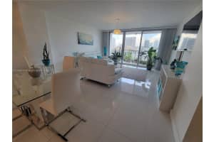 3703 Ne 166th St 808, North Miami Beach