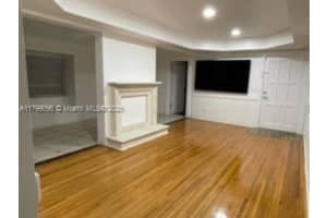 63 Nw 51st Ave 63, Miami