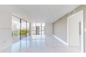 3625 N Country Club Dr 609, Aventura