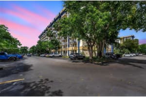 4550 Nw 9th St 106e, Miami