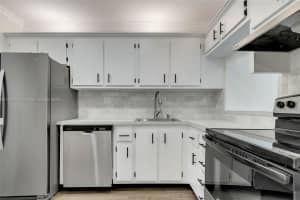 8000 Sw 81st Dr 103, Miami