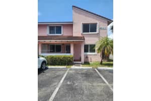 8041 Lake Dr 102, Doral