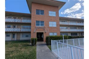 11855 Ne 19th Dr 4, North Miami