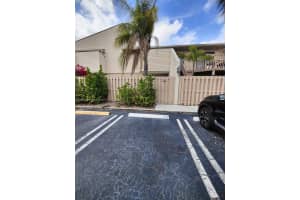 616 Executive Center Dr 107, West Palm Beach