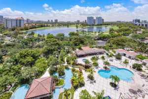 20281 E Country Club Dr 1009, Aventura