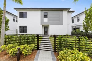 8271 Nw 48th Ter, Doral