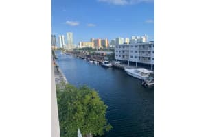 3716 Ne 168th St 405, North Miami Beach