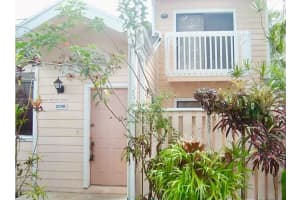 2058 Winners Cir, North Lauderdale