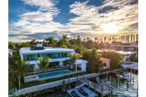 375 N Hibiscus Dr, Miami Beach