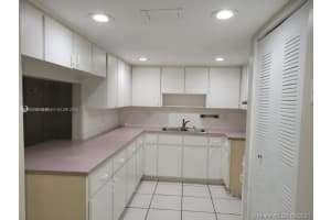 1900 W 68th St G200, Hialeah