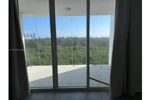 15051 Royal Oaks Ln 905, North Miami