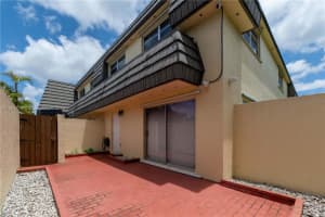 8693 Sw 137th Ave 8693, Miami
