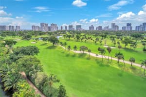 20335 W Country Club Dr 1108, Aventura