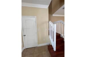 7329 Nw 174 Te 101, Miami Lakes