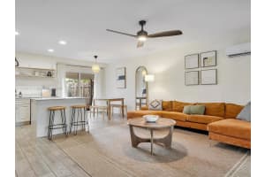 300 Sw 23rd St 1, Fort Lauderdale
