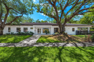 2060 Ne 198, Miami