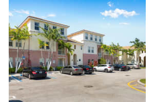 10022 Nw 7th St 206, Miami