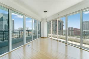 60 Sw 13th St 2100, Miami