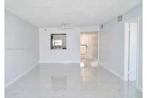 691 S Hollybrook Dr 208, Pembroke Pines