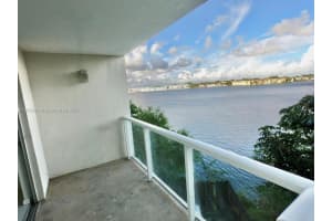 1301 Ne Miami Gardens Dr 202w, Miami