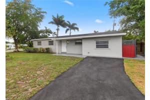 421 Sw 64th Ter, Margate