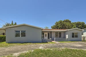 3226 Nw 41st St, Lauderdale Lakes
