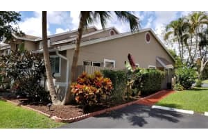 1993 E Discovery Cir E, Deerfield Beach