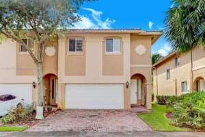 2727 Treasure Cove Cir 2727, Dania Beach