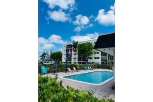 220 Sw 9th Ave 117, Hallandale Beach