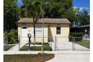 1215 Ne 127th St, North Miami