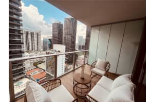 1010 Brickell Ave 2710, Miami