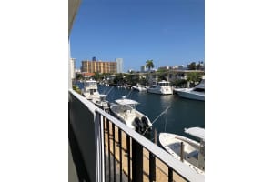 3642 Ne 171st St 203, North Miami Beach
