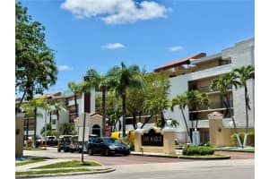8810 Fontainebleau Blvd 318, Miami