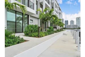 4004 Ne 167 St, North Miami Beach